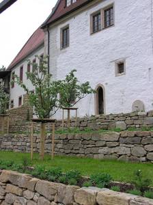 Kapitelgarten mit Blick zum Pfarrhaus 2