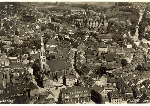 schwarz-weiß Foto Luftaufnahme Merseburg